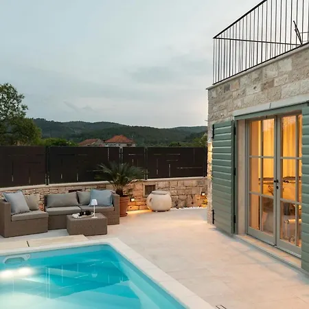 Mara - Casa Rustica Villa Zrnovo