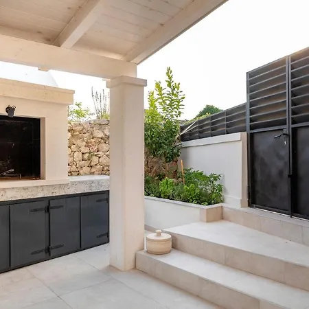 Mara - Casa Rustica Villa Zrnovo