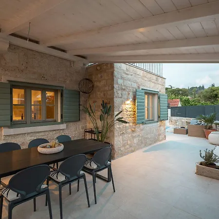 Mara - Casa Rustica * Zrnovo